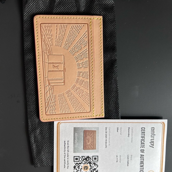 Louis Vuitton Accessories - Louis Vuitton Beige Earth Trunk Card Holder